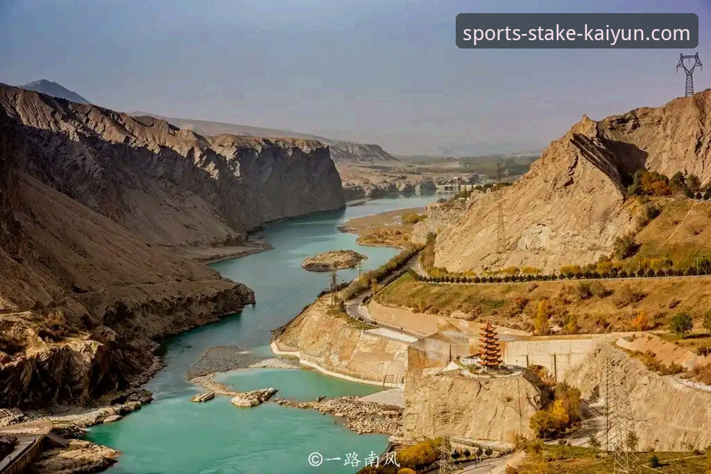 沙漠天堂的召唤 vs 中东滞留的困境：开云下注平台如何成为资深球迷的观赛“定心丸”